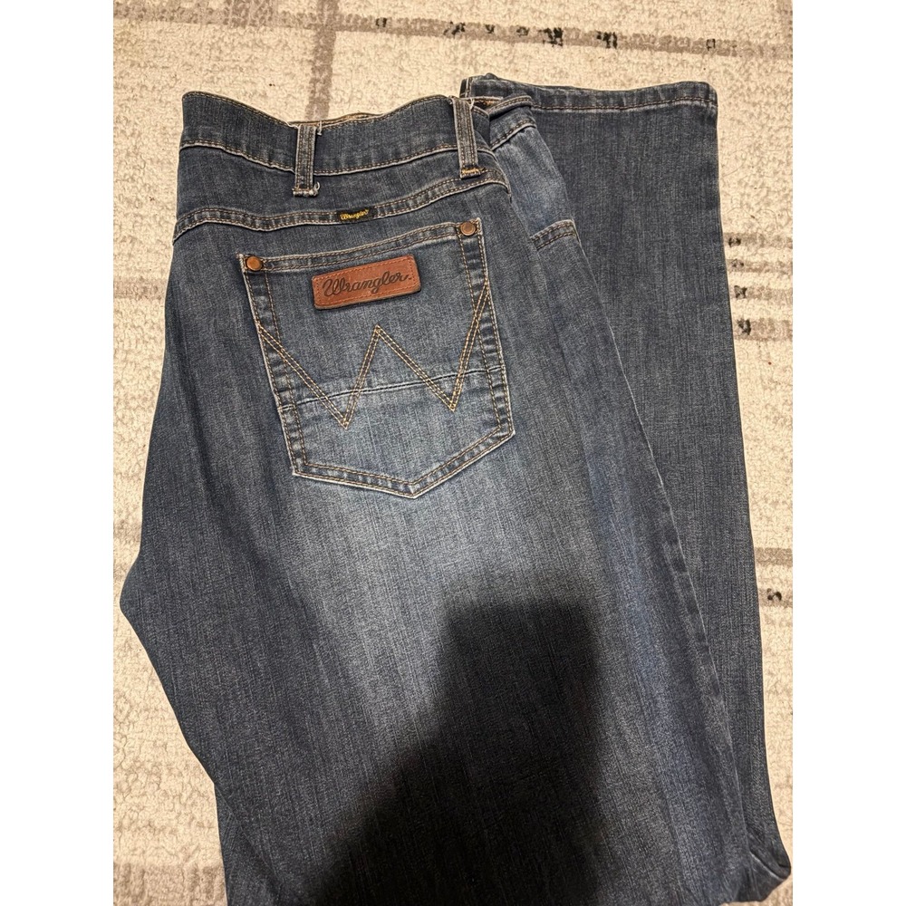 Wrangler Mens Slim Taper Dark Wash Jeans 33x32 Blue Denim 86MWMSD SKU 58